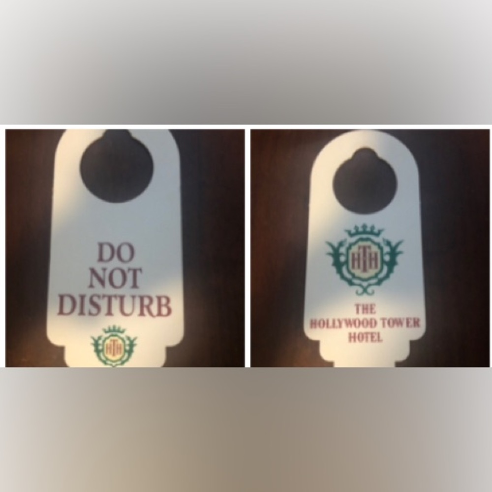 🥤 Disney The Hollywood Tower Hotel Do Not Disturb Hanger for Door